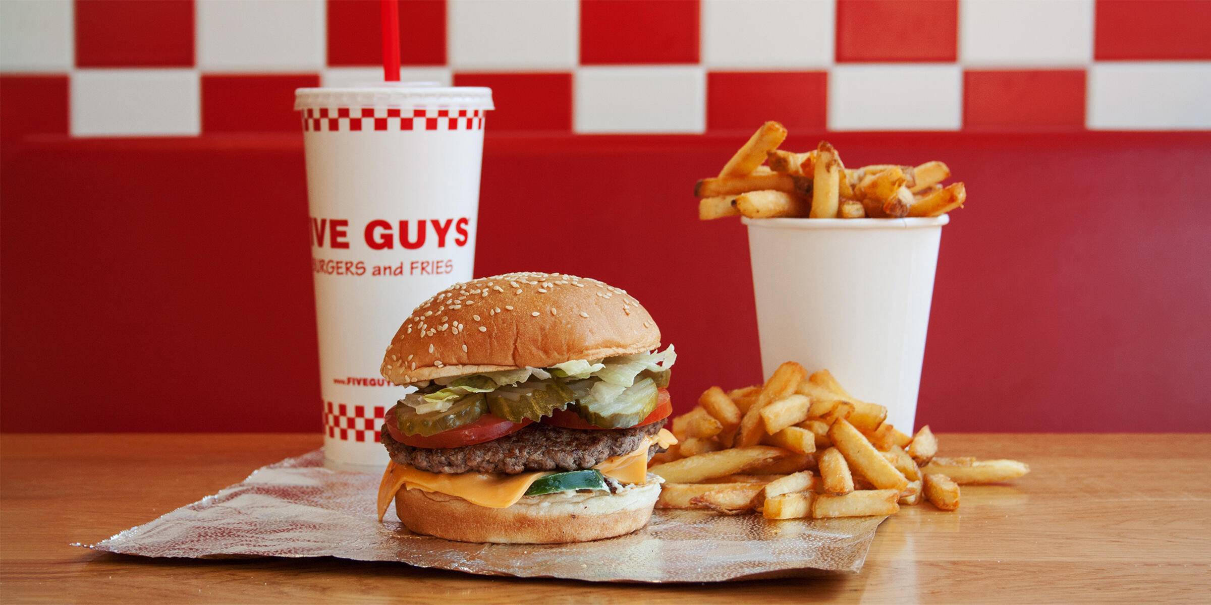 Burger Menü von Five Guys in Münster