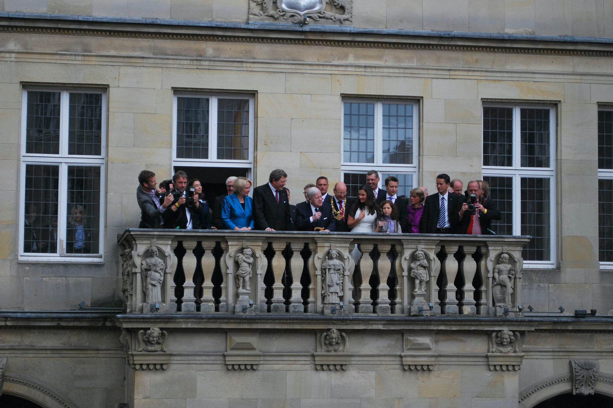 Helmut Schmidt auf dem Balkon des Rathauses Münster