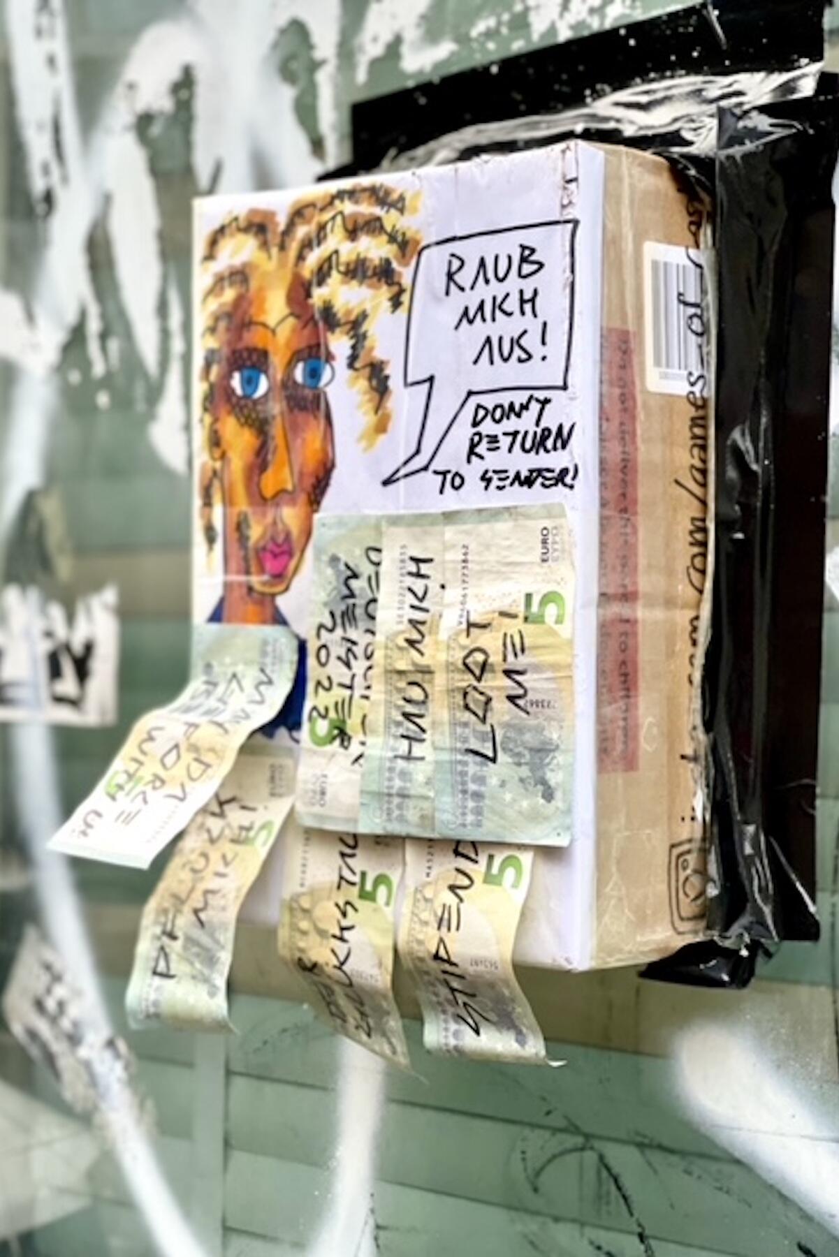 Analoger Geldautomat von Künstler Olli Breitenstein