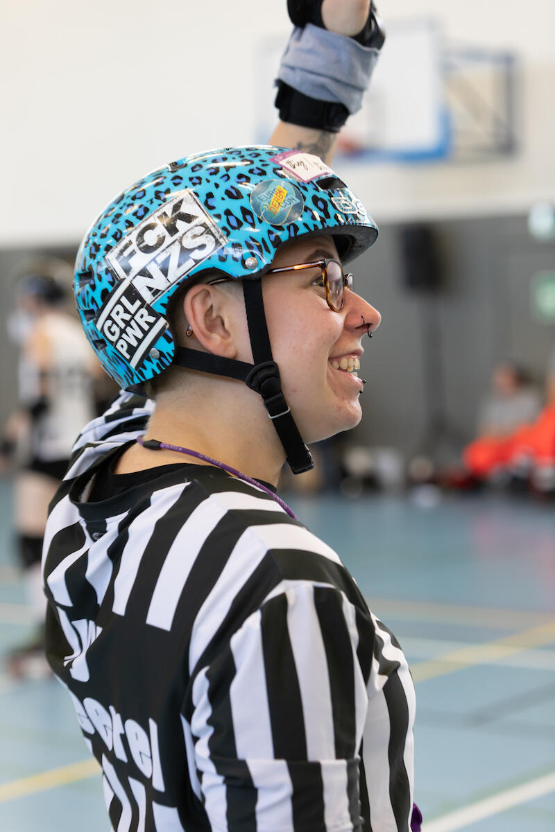 Schiri beim Roller Derby Münster