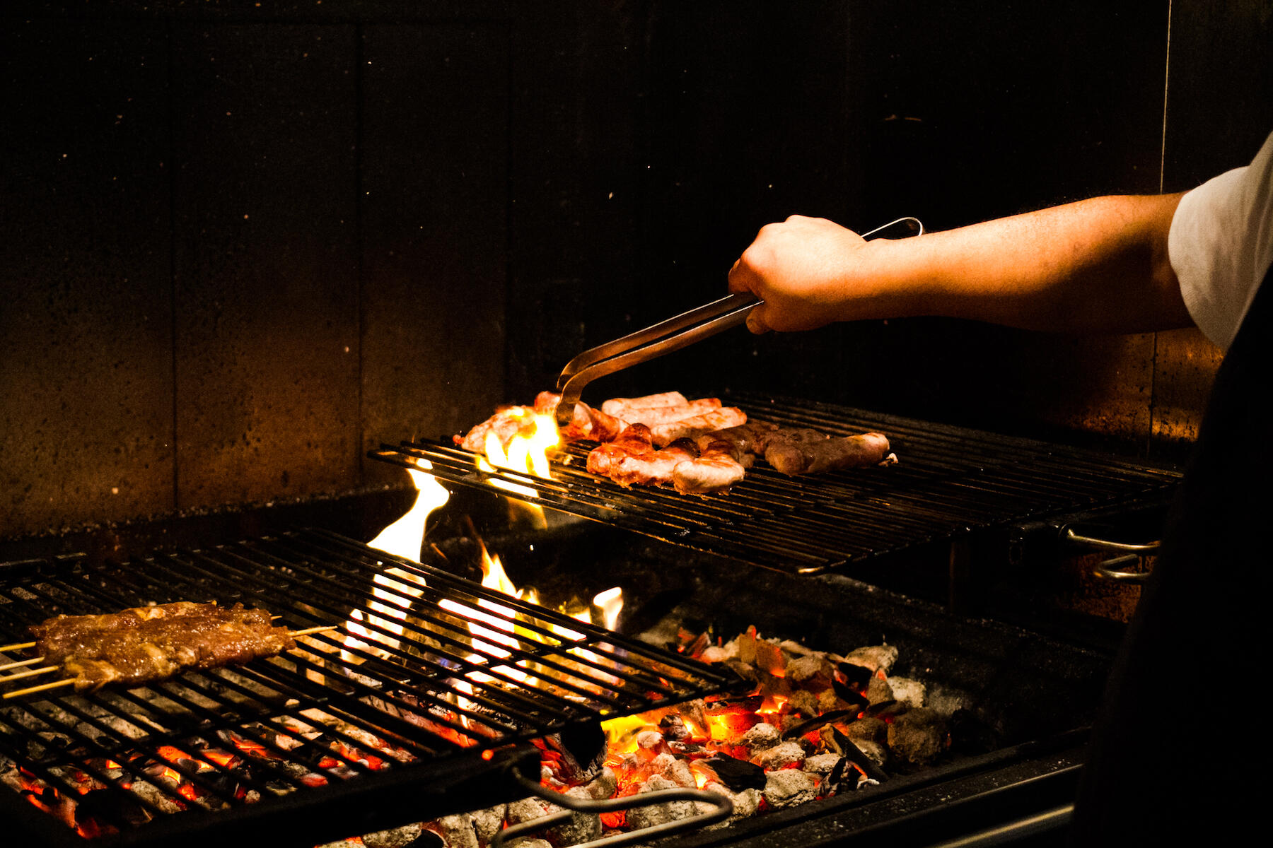 Holzfeuergrill in der Spelunke Münster