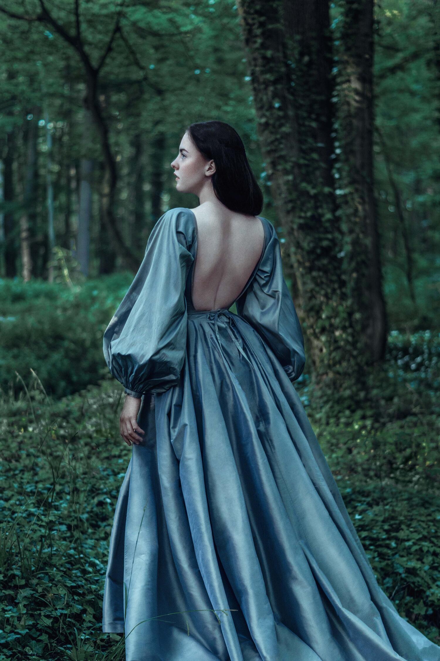Kleid im Wald