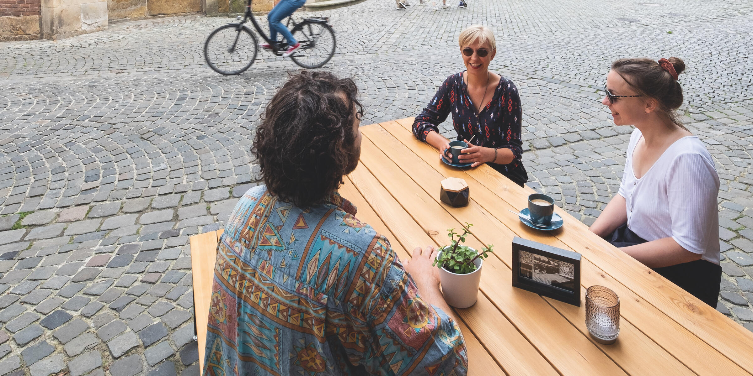 Draußen Sitzplätze vom Noennekens