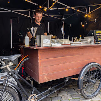 Yop Stender Brookhuis an seinem Poffertjes-Stand