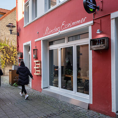 Von der Marievengasse blickt man auf   den Heeremannschen Hof in der Königsstraße 47.