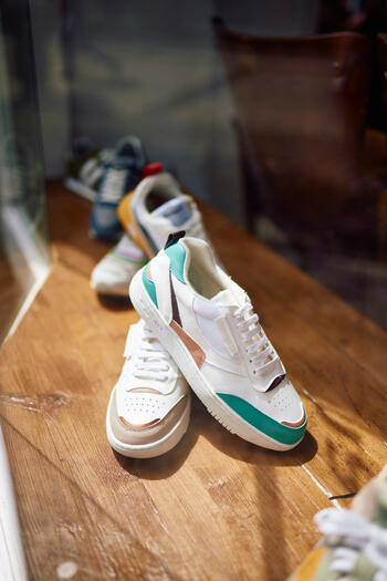 Sneakers Unplugged
