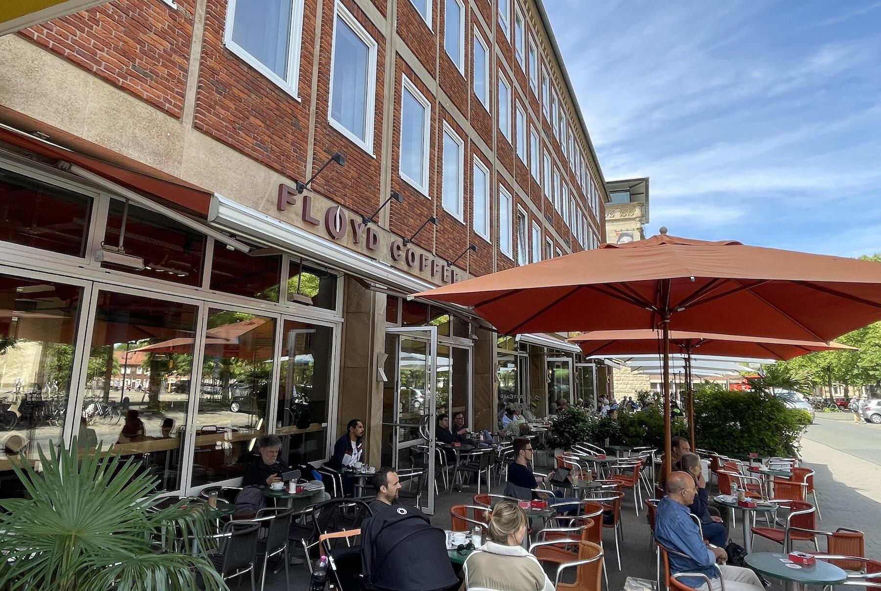Gäste vorm Floyd Café Münster