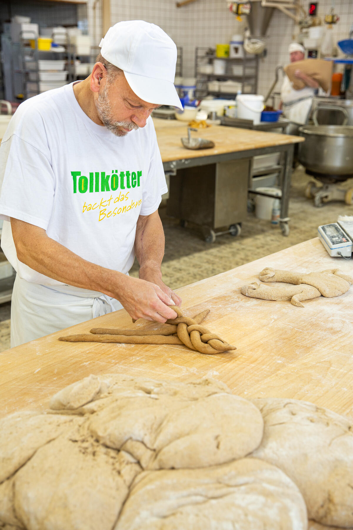 Friedrich Pigulla bei der Arbeit in der Bäckerei Tollkötter
