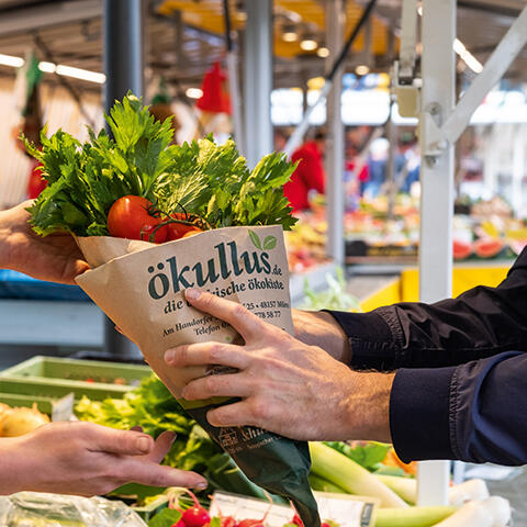 Ökullus Gemüse Wochenmarkt