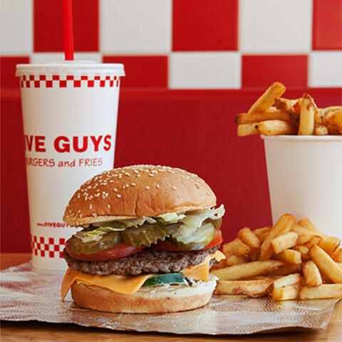 Burger Menü von Five Guys in Münster